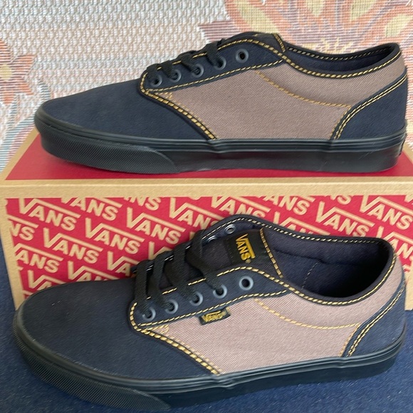 Vans • WMNS Atwood
Outcore Phantom/Black
VN000CX8B29
Sneakers - Picture 3 of 16